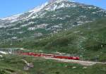 MGB exFO GLACIE-EXPRESS B 902 von Zermatt nach Chur am 07.08.1992 unterhalb Oberalp-Pass mit E-Lok HGe 4/4II 105 - RhB AB 1561 - AS 4013 - RhB B 2424 - A 4065.