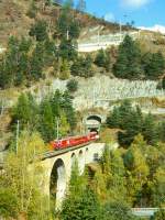 MGB FO-GLACIER-EXPRESS H 905 von St.Moritz nach Zermatt am 11.10.1996 bei Grengiols, auf Rhone-Viadukt mit FO-Zahnrad-E-Lok HGe 4/4II 108 - RhB A 1263 - BVZ B 2284 - FO Br 4294 - FO B 4271 - FO B