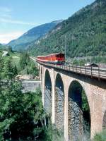 MGB FO-REGIONALZUG 231 von Gschenen nach Brig am 23.05.1993 bei Grengiols auf Rhone-Viadukt, Steuerwagen vorraus mit ABt 4154 - B 4277 - B 4278 - Zahnradtriebwagen Deh 4/4I 54 schiebend.Hinweis: