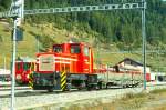 MGB FO-DIENSTZUG 6631 von Oberwald nach Frgangen am 11.10.1996 Ausfahrt Oberwald mit Traktor Tm 2/2 4972 - Rwv 4798.
