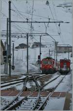 Eine MGB HGe 4/4 erreicht mit ihrem Regionalzug 827 von Disentis Andermatt.