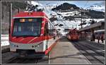 R537 mit einem Komet nach Visp, R628 mit Deh 4/4 II 52 nach Göschenen und am oberen Bildrand R828 nach Disentis mit der HGe 4/4 II 105. Andermatt. (16.04.2019)