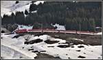 R828 nach Disentis mit der HGe 4/4 II 105 im Aufstieg zum Oberalppass unterhalb Nätschen.
