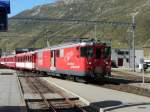 MGB - Zahnradtriebwagen Deh 4/4 mit Regio bei der einfahrt im Bahnhof Andermatt am 20.09.2012