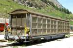MGB exBVZ - Haik-v 2472 am 01.06.1990 in Zermatt - Schiebewandwagen 4-achsig mit 1 offenen Plattform - Baujahr 1980 - JMR - Gewicht 14,56t - Ladegewicht 26,00t - LP 14,87m - zulssige Geschwindigkeit