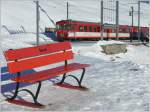 Eine Bank die wirklich zum Verweilen einldt bei der Station Ntschen oberhalb Andermatt. (10.01.2009)