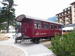 MGB - Steam Pub WR-S 2227 aufgestellt im Dorfzentrum in Zermatt am 23.07.2016