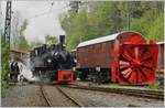 Am 4. Mai 2019 hat die 51. Saison der nun schon 53 Jahre alten Blonay-Chamby Bahn begonnen. Das Bild zeigt die G 2x 2/2 105, die bereits vor der Saisonstart zum Extrazug-Einsatz auf der TPF Strecke nach Palézieux zum Einsatz kam, beim Manöver in Chaulin. Im Hintergrund steht die Bernin-Bahn Dampfschneeschleuder. 

18. Mai 2019