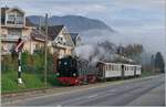 Die SEG G 2x 2/2 105 der Blonay Chamby Bahn erreicht mit einen passenden Reisezug Blonay. Der Dampfzug konnte beim Ausfahrtsignal von Blonay fotografiert werden. 

26. Oktober 2024