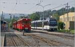 In Blonay zeigen sich der RhB ABe 4/4 I N� 35 der Blonay Chamby Bahn mit dem Riviera Belle Epoque Zug von Vevey nach Chaulin und der CEV MVR ABeh 2/6 7505 als R 34 nach Vevey.

9. Juni 2025