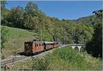 L'aventure ferroviaire de l'Oberland Bernois / Das Bahnabenteuer des Berner Oberlands - die hundet j�hrige BOB HGe 3/3 29 der Blonay Chamby Bahn ist mit einem Museumszug auf dem Weg von Chaulin nach Blonay und konnte kurz nach dem Verlassen des Baye de Clarens Viadukts fotografiert werden. Die jahrelang auf der BOB eingesetzte Lok fand zum Schluss im immer weiter verdichteten BOB Fahrplangef�ge keinen Platz mehr und wurde an die Blonay Chamby Bahn abgegeben, wo sie weiterhin in ihrem gem�tlichen Tempo in aller Ruhe durch eine herrliche Landschaft fahren kann und nicht nur optisch, sondern auch akustisch eine grosse Bereicherung darstellt.

6. September 2026