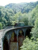BC Museumsbahn-Dampfzug 424 von Chaulin Weiche nach Ende Baye de Clarens-Viadukt am 19.05.1997 auf Baye de Clarens-Viadukt mit Dampflok exFP G 2/2 4 - exTN C4 121.
