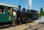 Pfingstdampf Festival bei der Museumsbahn Blonay-Chamby - Die HG 3/4 Zahnraddampflok B.F.D. N3 (Brig–Furka–Disentis-Bahn) steht mit Ihrem Zug am 27.05.2012 im Bahnhof Blonay zur Weiterfahrt nach Vevey bereit. 
Diese Lok wurde 1913 von SLM unter der Fabriknummer 2317 gebaut. Insgesamt wurden zehn dieser Loks des Typs HG 3/4 ab 1913 durch die Brig–Furka–Disentis-Bahn beschafft. Die von der Schweizerischen Lokomotiv- und Maschinenfabrik Winterthur (SLM) gebauten Zahnradlokomotiven kamen nach ihrer Ausmusterung in der Schweiz auch in Frankreich und Vietnam zum Einsatz, diese hier kam 1969 zur Museumsbahn B-C. Bis heute sind vier Exemplare betriebsfhig erhalten, drei davon bei der Dampfbahn Furka-Bergstrecke (DFB). Weiterhin gingen berreste der der Nr. 2 und 8 Vietnam wieder zur DFB. 