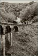 Und auch der kurze Dampfzug nach Blonay fhrt neben dem Zweitklass- und kombinierten Post/Gepck-Wagen noch einen MOB Gterwagen mit.