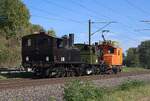 DBB, Dampfbahn Bern: Tem 225 056-1 (ex BLS) + Ed 3/3 3 (SLM, No. 1332, Winterthur 1901, ex GTB) + Ed 4/5 8 (SLM, No. 2427, Winterthur 1914, ex EB), �berfuhr Lyss-Konolfingen, Kosthofen, 15. Oktober 2026.