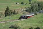 Zum Jubil�um 100 Jahre FO fuhr morgens ein Extrazug von Realp nach Andermatt um die G�ste abzuholen. Hier zwischen Realp und Hospental am 05.07.2026 im alpinen Landwirtschaftsgebiet. 