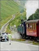 Nach der berquerung der Strasse hinter Gletsch, beginnt der zweite Zahnstangenabschnitt auf der Furka Bergstrecke.