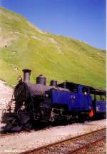 DFB9 Gletschhorn der Dampfbahn Furka Bergstrecke (Meterspur Adhsions- und Zahnradbahn) an der Station Furka, Juli 1996.