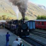 Abfahrt der DFB Lok 1  Furkahorn  am frhen Morgen des 2.10.11 im Bahnhof Realp, genau eine Minute vor Sonnenaufgang...