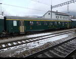 DSF - Personenwagen A  1 Kl 50 85 18-33 524-7 in einem Extrazug im Bahnhof Oensingen am 18.12.2022
