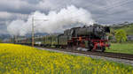 23 058 der Eurovapor ist aus Romanshorn kommend bei Brittnau unterwegs nach Luzern, aufgenommen am 30.04.2023.