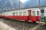 SEFT Nachschau 2014,Beim Depot in Grono abgestellte Fahrzeuge hier der ehem.Steuerwagen Bt29.ex.SZB/RBS Bt215.Es gibt Pläne hier ein kleines 
Bahnmuseum zu errichten!? In der Halle daneben stehen noch die anderen 
Fahrzeuge der FM.Grono 29.03.14