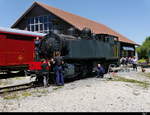 La Traction - Tag der offen Tür bei der La Traction in Pre Petitjean - Dampflok C.P E 206 bei der Reinigung durch Alt und Jung am 23.06.2018