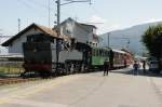 C.P. E 164 drckt den Zug in die Station Govelier; 19.09.2010