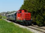 Sursee - Triengen Bahn - Diesellok Em 2/2  1 mit Salonwagen SRi 43 und Salonwagen SRi 44 unterwegs auf einer Extrafahrt fr`s Bahnforum Schweiz bei Triengen am 17.04.2011