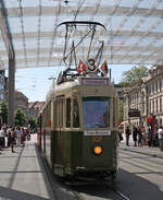 Be 4/4 107 an der Haltestelle Bern Bahnhof am 02.06.2012.