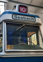 Die Ablösung ist nicht gekommen! Spezieller Trampilot, gesehen im Tram Museum Burgwies in Zürich. Zürich, 11.11.2023