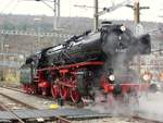 Eine Woche nach der tollen Dampffahrt am Gotthard bot mir die BR 01 202 des Vereins Pazific im Spätherbst wieder eine einmalige Gelegenheit noch Dampfzüge zu fotografieren. BR 01 202 auf Rangierfahrt im Bahnhof Biel / Bienne. Oktober 2017