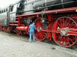 Verein Pacific 01 202.Blick auf die 2000 mm grossen Treibrder der Henschel Lok.Chur 04.06.06