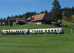 VHE: Huttwiler Dampftage 2017.
Impressionen vom 7. Oktober 2017.
Wie in alten Zeiten. VPM Pendelzug auf der fotogenen VHE Strecke kurz vor Sumiswald.
Foto: Walter Ruetsch