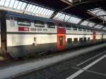 SBB - Doppelstock Personenwagen 2 Kl. B 50 85 26-94 011-1 im Hauptbahnhof von Zrich am 29.11.2008