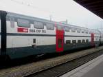 SBB - Doppelstockpersonenwagen  2 Kl.  B 50 85 26-94 137-4 im Bahnhof von Biel am 13.12.2008