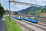 Noch, zum Glck, hat es bei der MOB noch blaue Fahrzeuge. Heute waren gleich mehrere in Zweisimmen abgestellt. V. l. n. r.: B210, eiserne Reserve; Mitte: B 212+213; rechts: ABDe 8/8 4002, 01.07.2014.