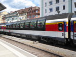 SBB - Panoramawagen Apm 61 85 19-90 105-1 im Bahnhof Olten am 16.04.2016
