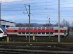 Hier ein City-Night-Line Wagen mit sichtlich alter Lackierung,  in Basel abgestellt.