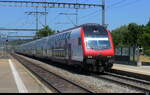 SBB - Bt 50 85 26-94 935-1 an der Spitze eines IC bei der durchfahrt im Bhf.