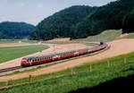 SBB: Zugsformationen aus dem Jahre 2000.
Regionalzug Olten-Bern mit EW III-Wagen oberhalb Wynigen im August 2000.
Foto: Walter Ruetsch