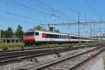 IC Steuerwagen Bt 50 85 28-94 963-1 durchfährt den Bahnhof Pratteln. Die Aufnahme stammt vom 11.06.2022.