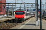 SBB - Steuerwagen Bt 50 85 28-94 965-5 an der Spitze eines IC bei der durchfahrt im Bahnhof Aarau am 22.02.2026