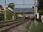 Am 24.04.2026 begegnen sich in Ittingen BL ein Güterzug und eine EW IV - Komposition.