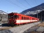 Die MGB nahm in Brig am 4. Dezember 2007 die neue Osteinfahrt in Betrieb. Die alte Linienführung über Naters wurde aufgegeben. Hier fährt am 18. Dezember 2007 ein Pendelzug mit dem ABt 4159 sowie dem Deh 4/4 92 über die neue Rampe zum Bahnhof Brig.