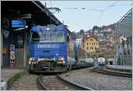 Faszination Spurwechsel: Der allererste fahrplanmässige Zug von Montreux direkt nach Interlaken Ost wartet in Montreux auf die Abfahrt. Die meterspurige MOB Ge 4/4 8001 wird den Zug nach Zweisimmen ziehen, wo dann eine BLS Re 465 den umgespurten Zug übernehmen wird. 

11. Dezember 2022