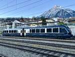 Die beiden GPX Steuerwagen ABst 184  Shania Train  und Bst 381  Montreux  am 27.2.26 beim Bahnhof Spiez.