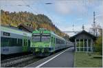 In Boltigen kreuzen sich ein RE nach Zweimmen und ein Regionalzug nach Bern.