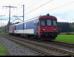SBB - Steuerwagen St 50 85 89-33 900 + 420 198 unterwegs bei Lyssach am 25.10.2022