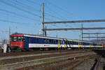 BDt 50 85 82-33 989-3 durchfährt den Bahnhof Muttenz. Die Aufnahme stammt vom 31.03.2021.